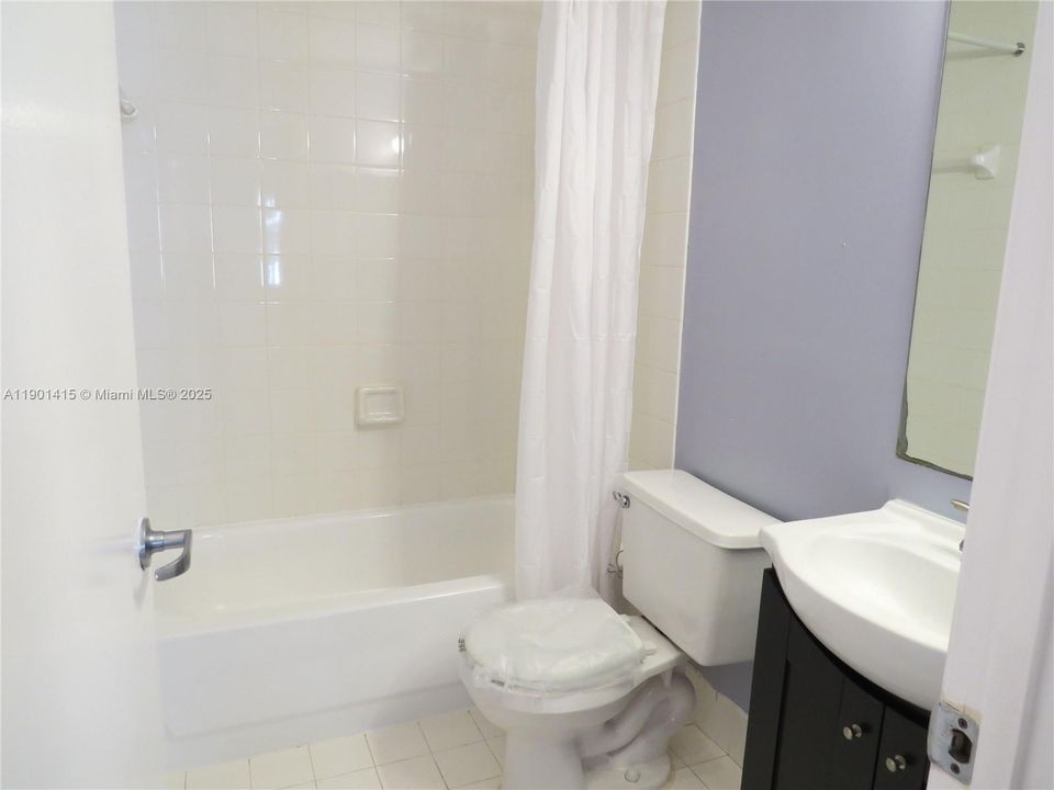 For Rent: $2,400 (2 beds, 2 baths, 1100 Square Feet)