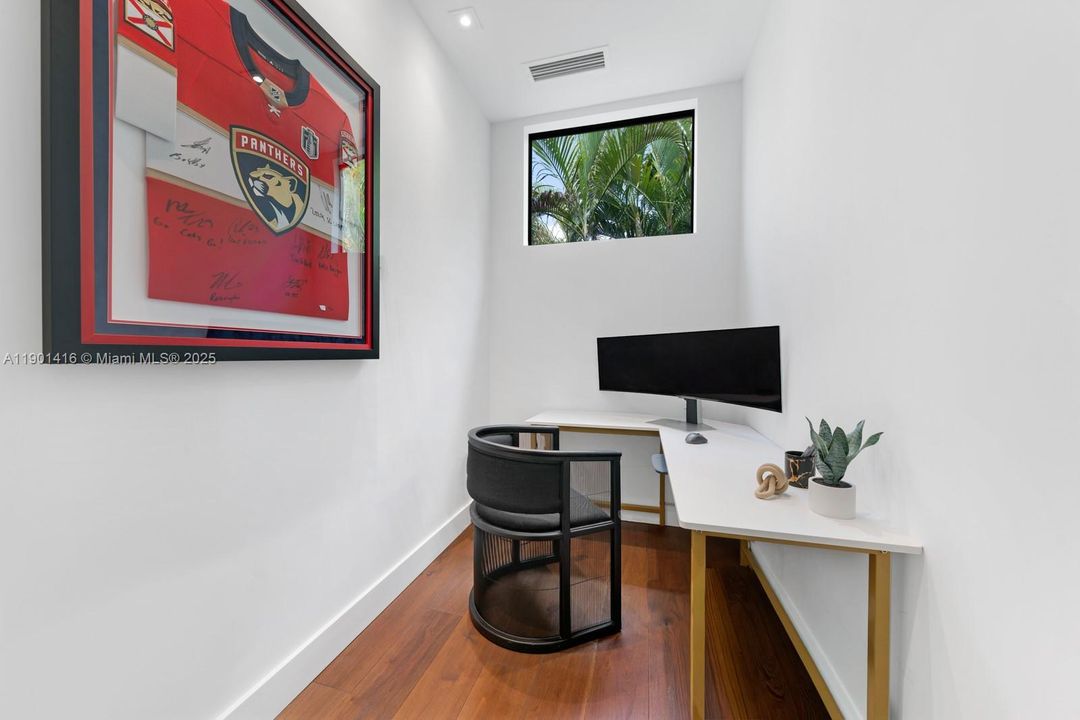 For Sale: $5,900,000 (4 beds, 4 baths, 4237 Square Feet)