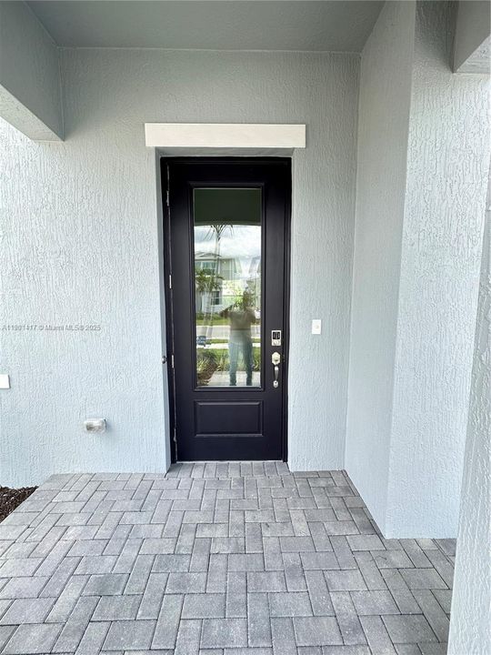 Activo con contrato: $3,500 (4 camas, 3 baños, 2532 Pies cuadrados)