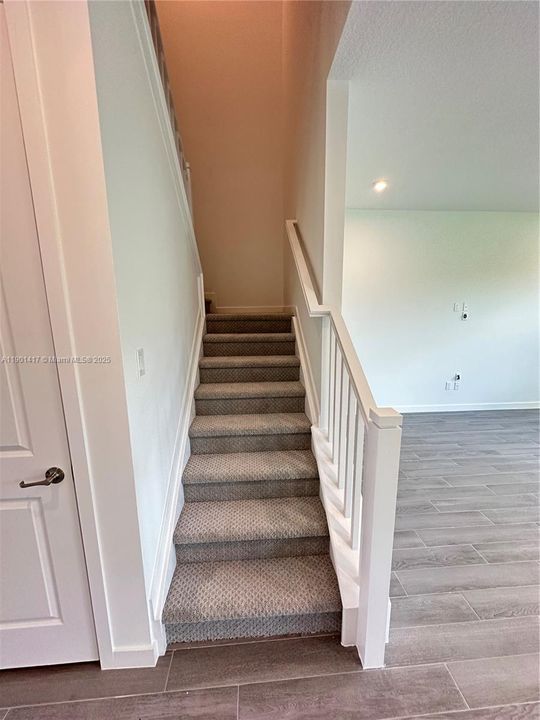 Activo con contrato: $3,500 (4 camas, 3 baños, 2532 Pies cuadrados)