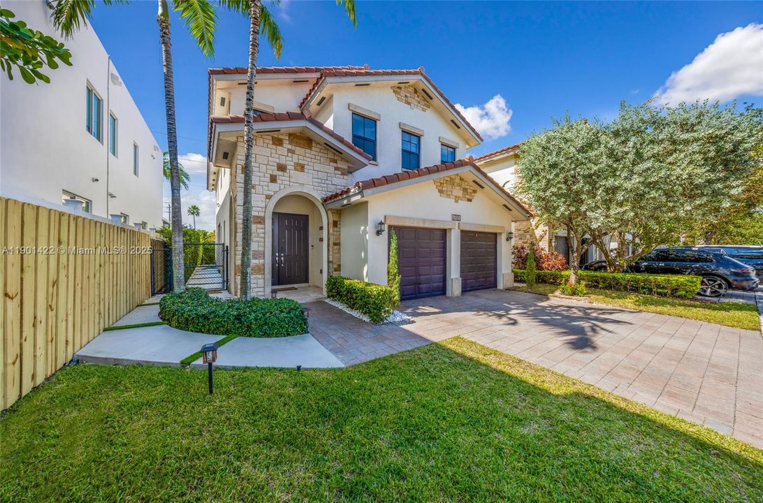 待售: $1,250,000 (4 贝兹, 4 浴室, 2878 平方英尺)