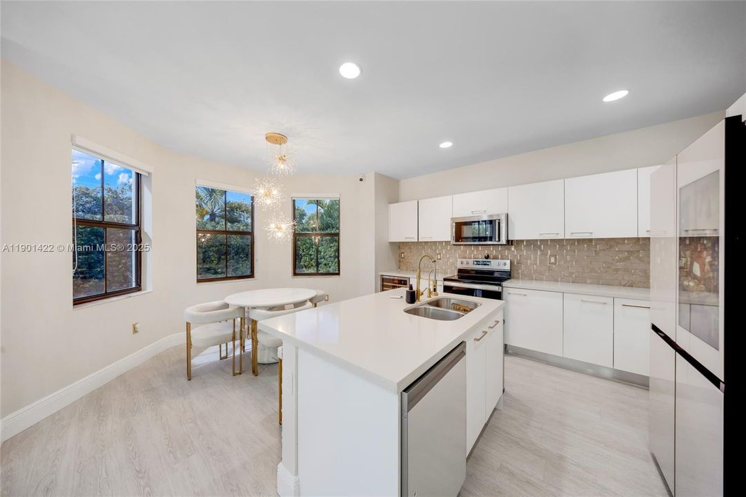 待售: $1,250,000 (4 贝兹, 4 浴室, 2878 平方英尺)