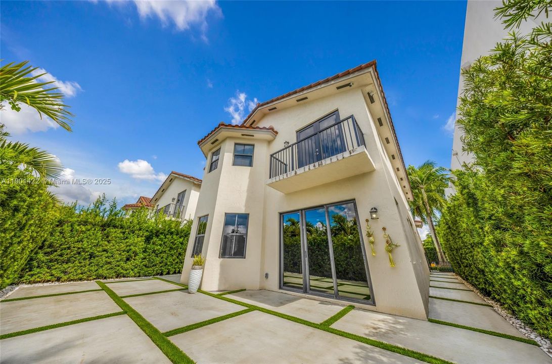 待售: $1,250,000 (4 贝兹, 4 浴室, 2878 平方英尺)