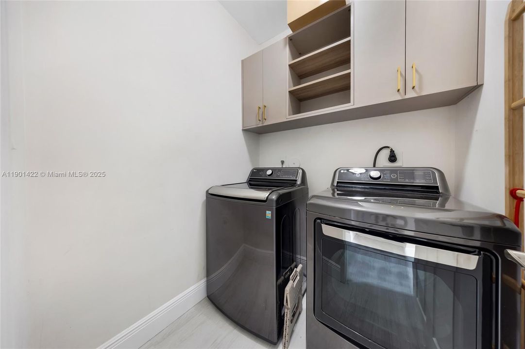 待售: $1,250,000 (4 贝兹, 4 浴室, 2878 平方英尺)