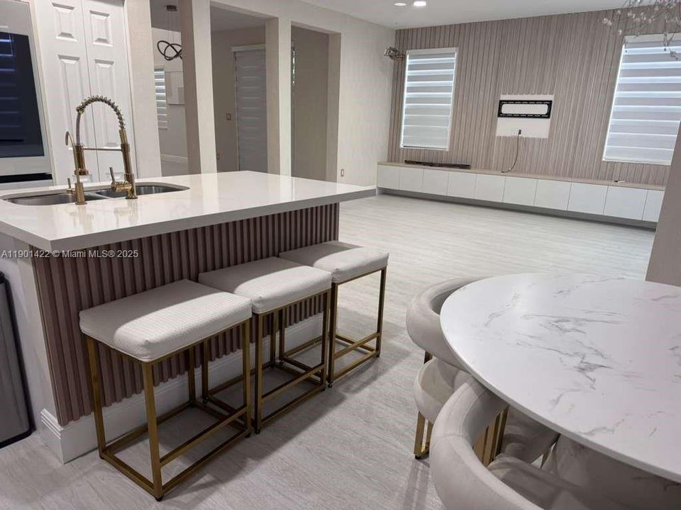 待售: $1,250,000 (4 贝兹, 4 浴室, 2878 平方英尺)