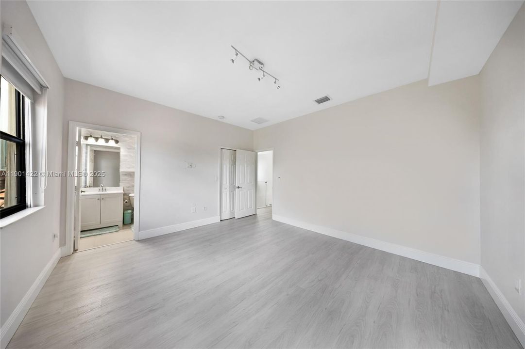 3rd bedroom upstairs