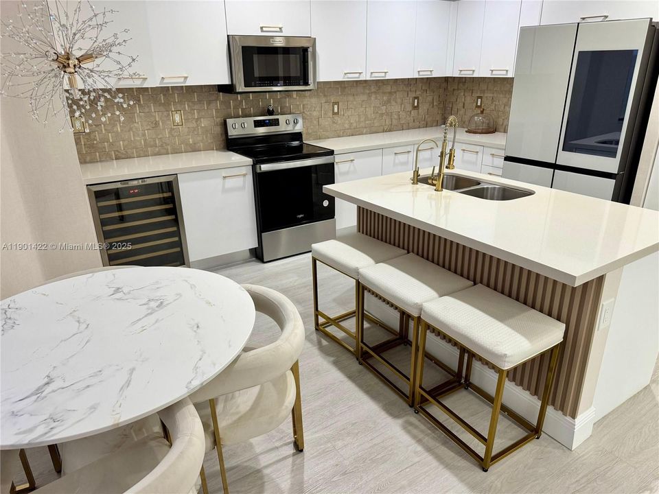 待售: $1,250,000 (4 贝兹, 4 浴室, 2878 平方英尺)