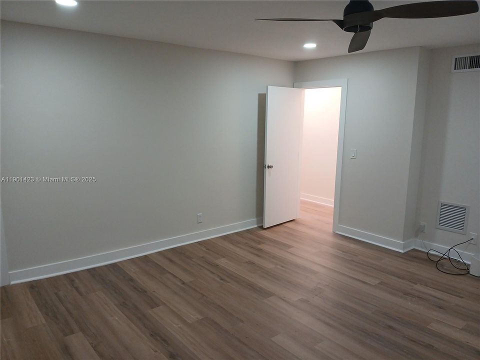 For Rent: $3,200 (3 beds, 3 baths, 1428 Square Feet)