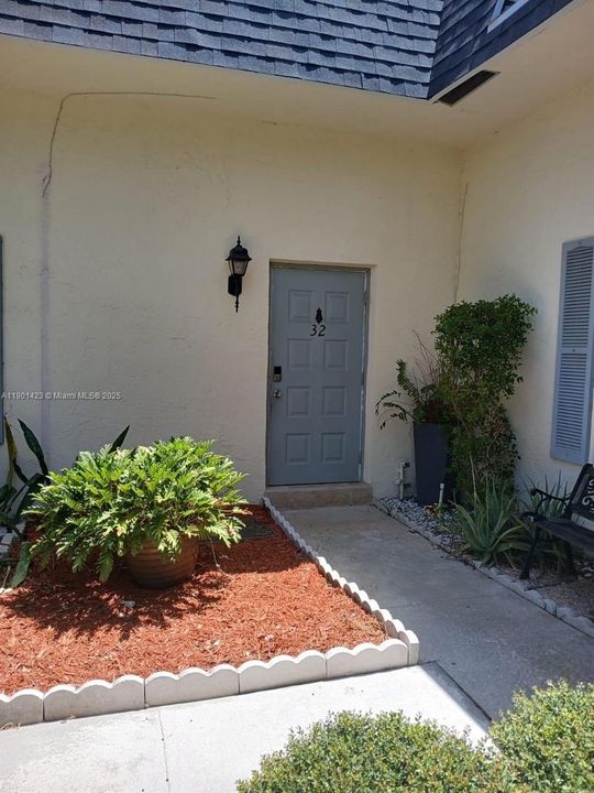 For Rent: $3,200 (3 beds, 3 baths, 1428 Square Feet)