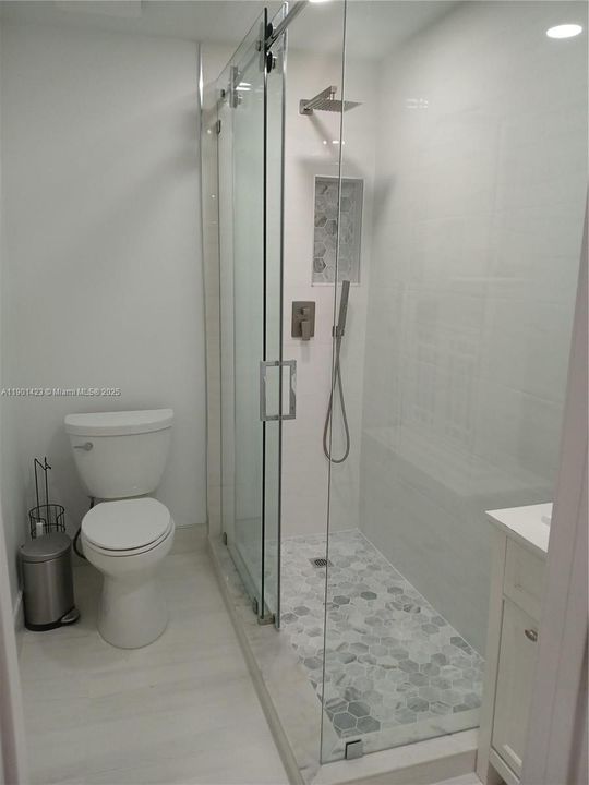 For Rent: $3,200 (3 beds, 3 baths, 1428 Square Feet)