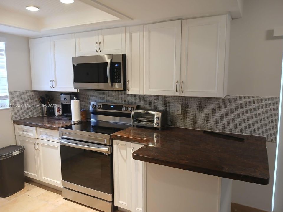 For Rent: $3,200 (3 beds, 3 baths, 1428 Square Feet)