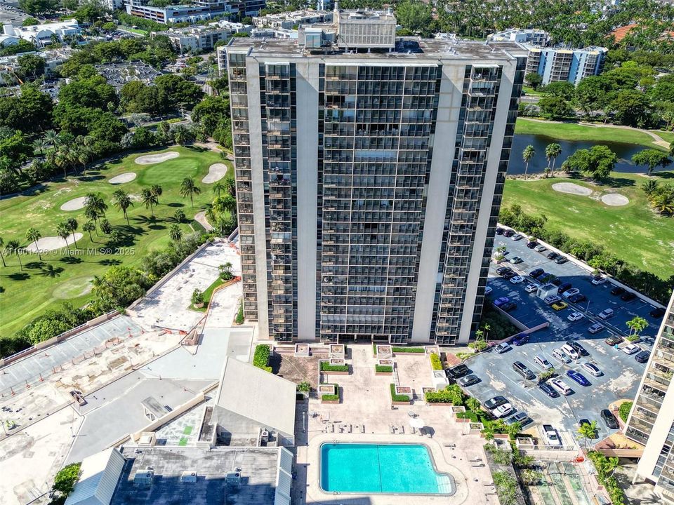 На продажу: $319,000 (2 спален, 2 ванн, 1138 Квадратных фут)