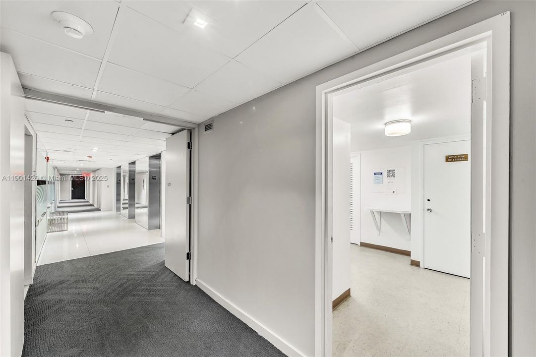 На продажу: $319,000 (2 спален, 2 ванн, 1138 Квадратных фут)