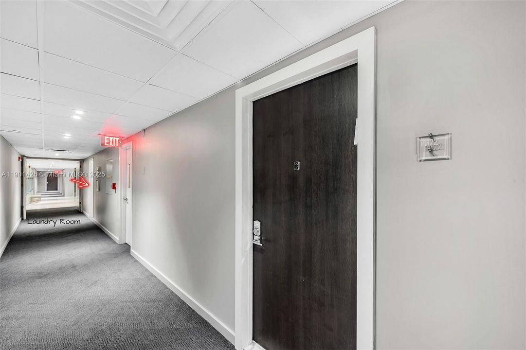 На продажу: $319,000 (2 спален, 2 ванн, 1138 Квадратных фут)