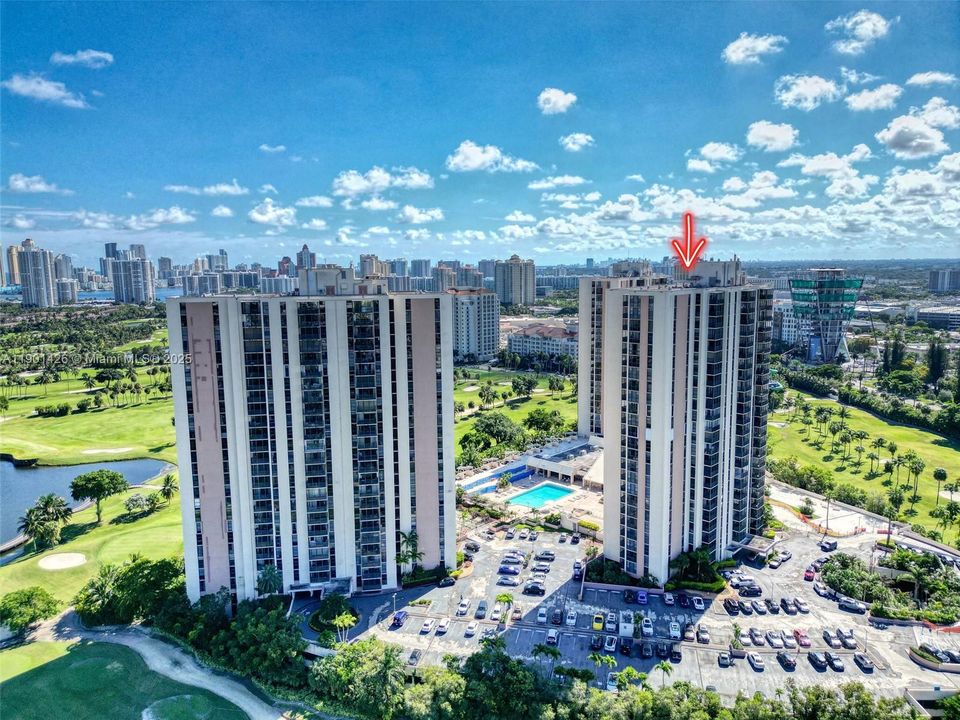 На продажу: $319,000 (2 спален, 2 ванн, 1138 Квадратных фут)