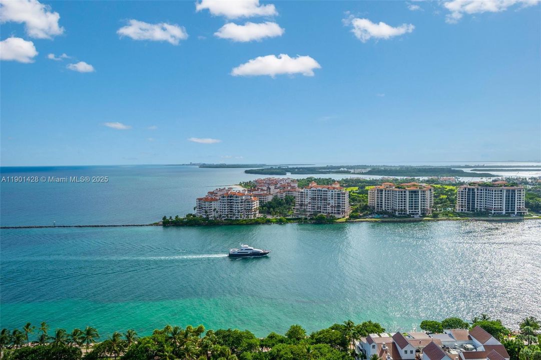 Recently Rented: $26,000 (2 beds, 2 baths, 1591 Square Feet)