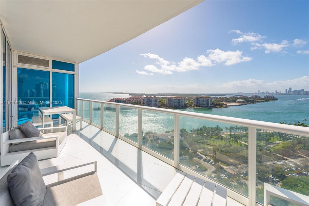 Recently Rented: $26,000 (2 beds, 2 baths, 1591 Square Feet)