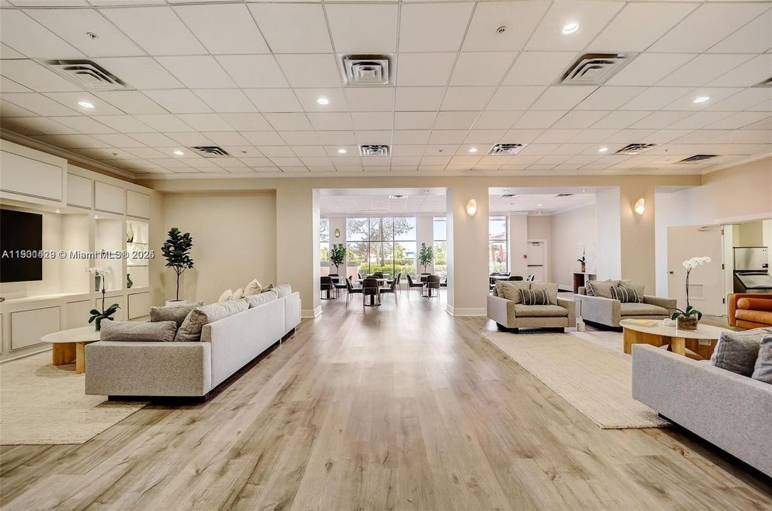 Recently Rented: $5,500 (2 beds, 2 baths, 1190 Square Feet)