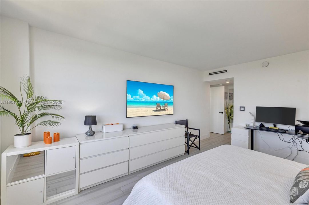 Recently Rented: $5,500 (2 beds, 2 baths, 1190 Square Feet)