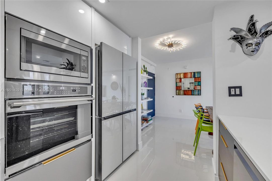 Recently Rented: $5,500 (2 beds, 2 baths, 1190 Square Feet)