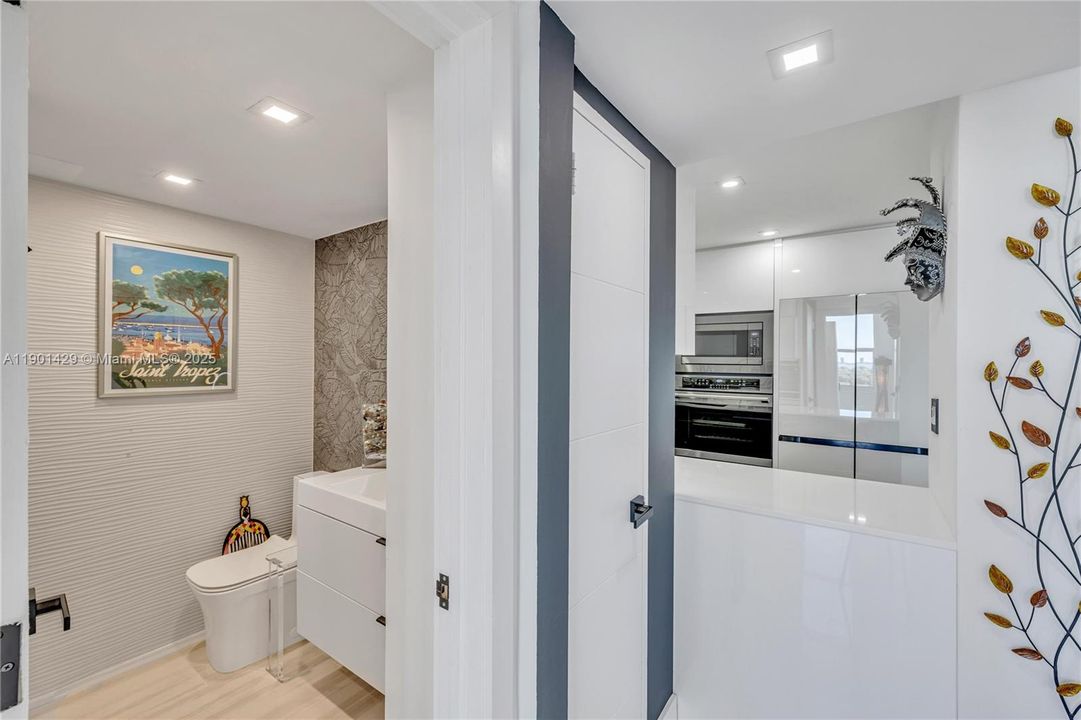 Recently Rented: $5,500 (2 beds, 2 baths, 1190 Square Feet)