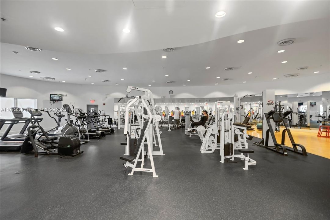 Recently Rented: $5,500 (2 beds, 2 baths, 1190 Square Feet)