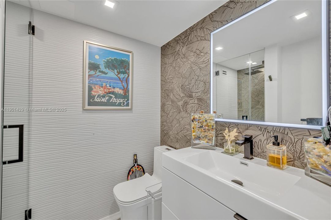 Recently Rented: $5,500 (2 beds, 2 baths, 1190 Square Feet)