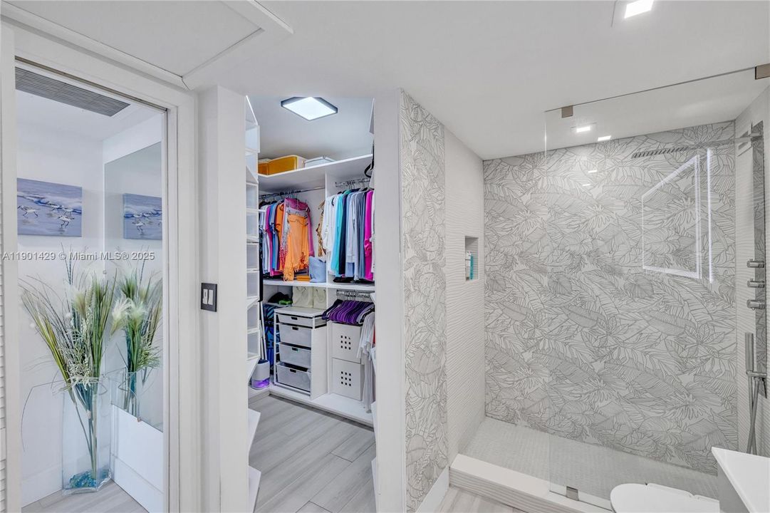 Recently Rented: $5,500 (2 beds, 2 baths, 1190 Square Feet)