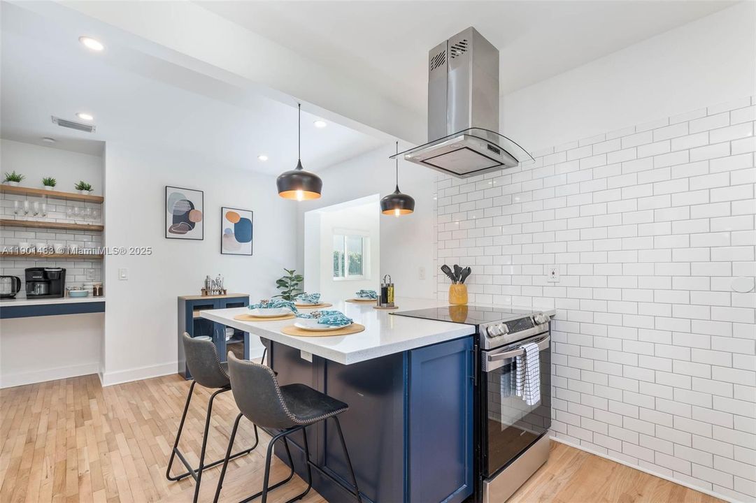 待售: $1,475,000 (3 贝兹, 2 浴室, 1334 平方英尺)