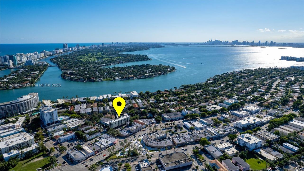 Activo con contrato: $2,800 (2 camas, 2 baños, 1000 Pies cuadrados)