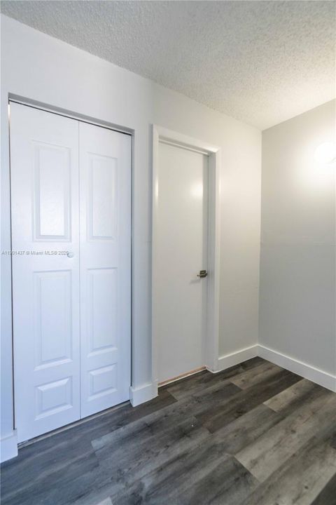 Activo con contrato: $2,800 (2 camas, 2 baños, 1000 Pies cuadrados)