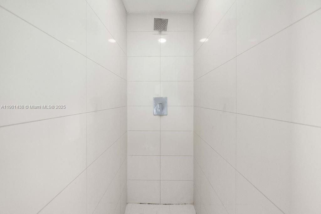 最近租的: $5,900 (2 贝兹, 3 浴室, 1151 平方英尺)