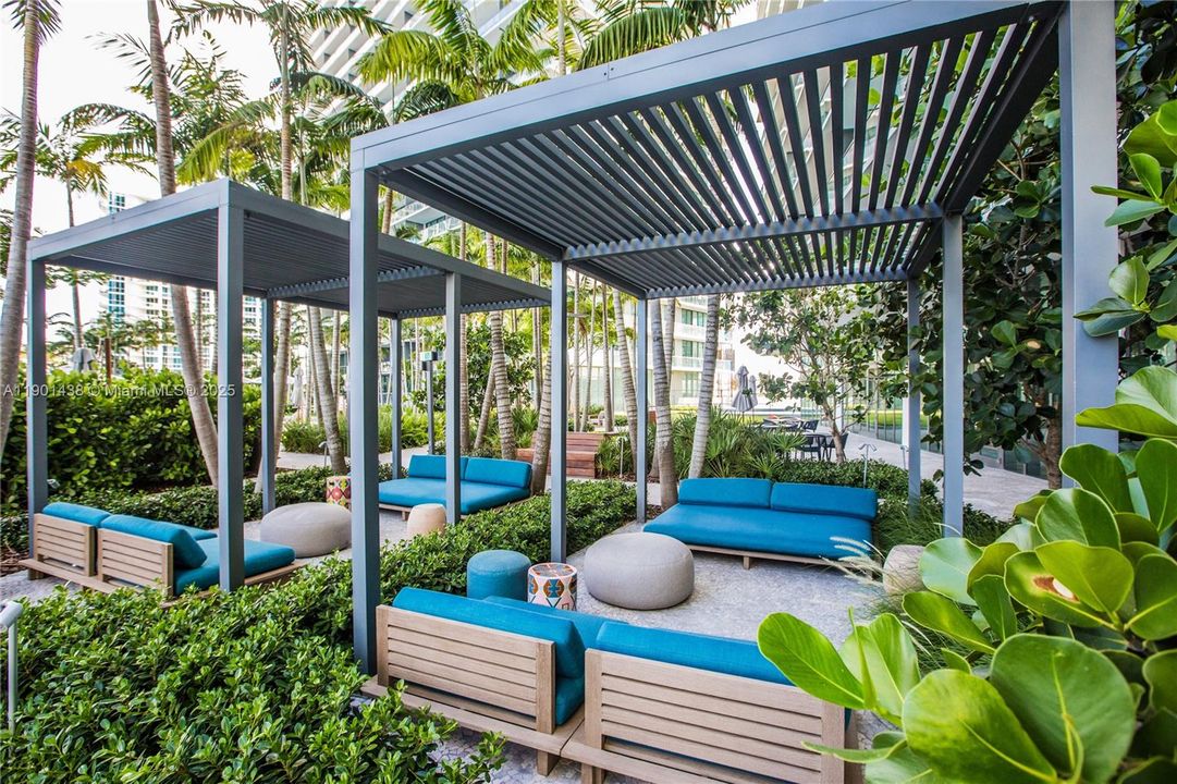 最近租的: $5,900 (2 贝兹, 3 浴室, 1151 平方英尺)