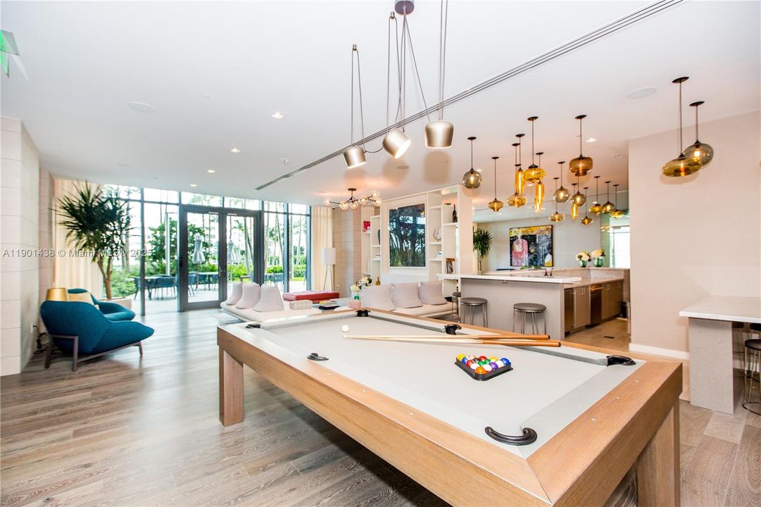 最近租的: $5,900 (2 贝兹, 3 浴室, 1151 平方英尺)