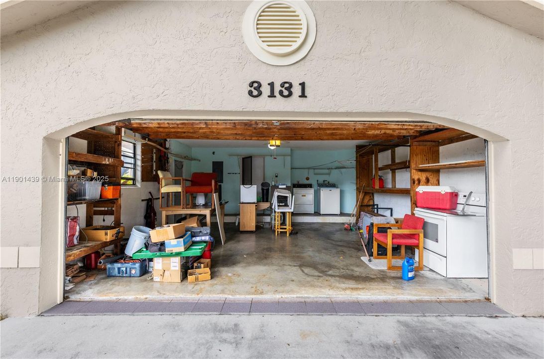 Recently Sold: $480,000 (3 beds, 2 baths, 1466 Square Feet)