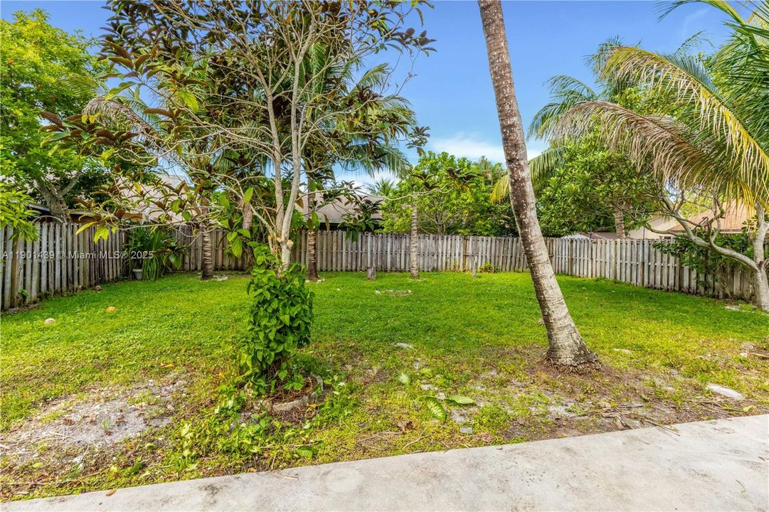 Recently Sold: $480,000 (3 beds, 2 baths, 1466 Square Feet)