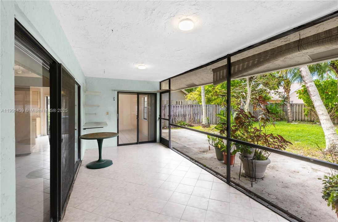 Recently Sold: $480,000 (3 beds, 2 baths, 1466 Square Feet)