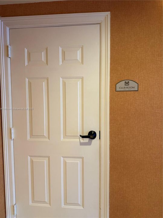 待售: $550,000 (2 贝兹, 2 浴室, 1072 平方英尺)