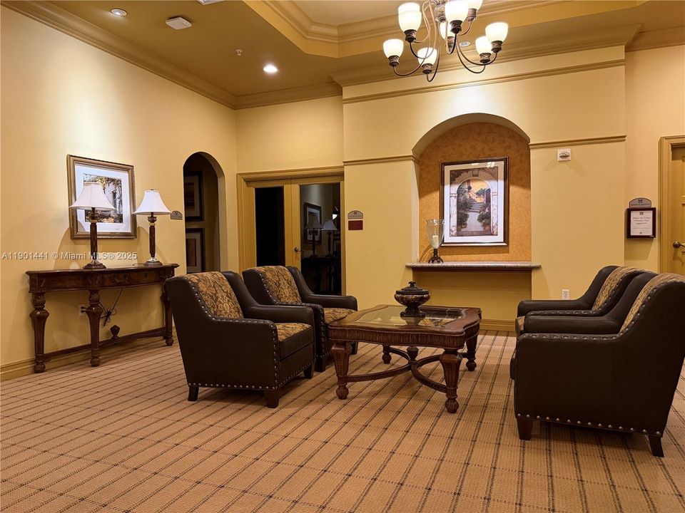 待售: $550,000 (2 贝兹, 2 浴室, 1072 平方英尺)