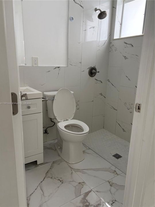 For Rent: $1,500 (1 beds, 1 baths, 4212 Square Feet)