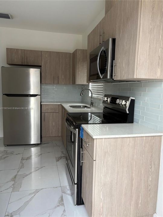 For Rent: $1,500 (1 beds, 1 baths, 4212 Square Feet)