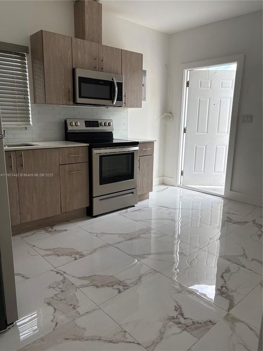 For Rent: $1,500 (1 beds, 1 baths, 4212 Square Feet)