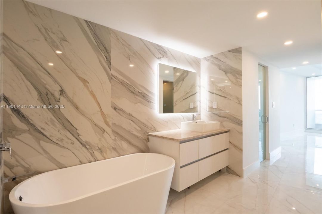 For Sale: $2,890,000 (2 beds, 2 baths, 1904 Square Feet)