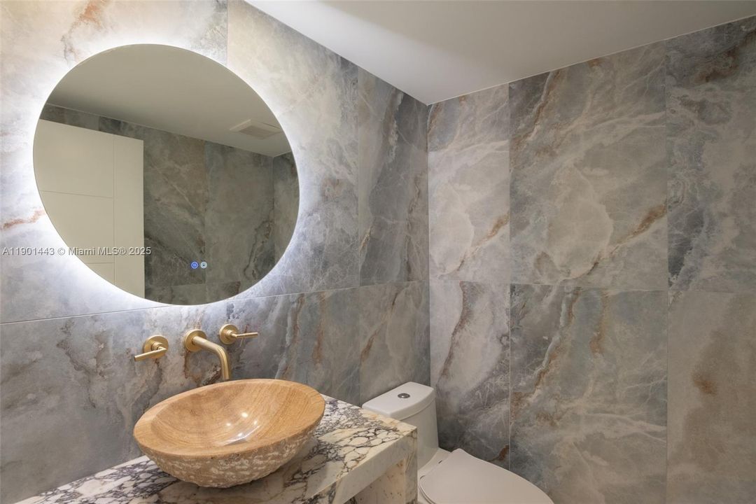 For Sale: $2,890,000 (2 beds, 2 baths, 1904 Square Feet)