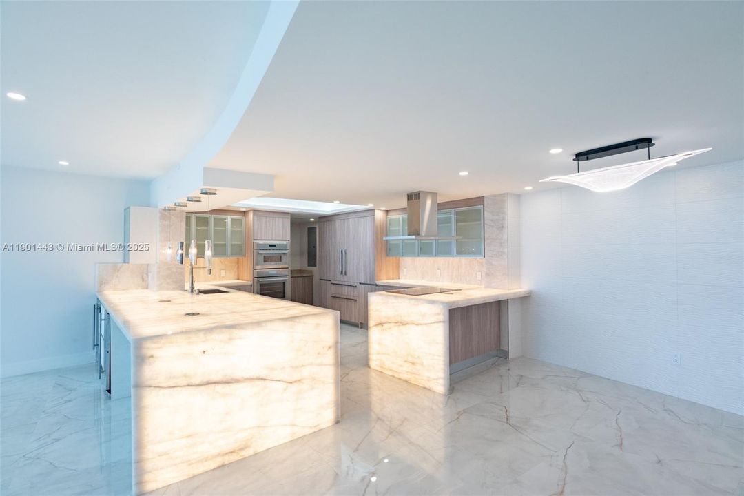 For Sale: $2,890,000 (2 beds, 2 baths, 1904 Square Feet)