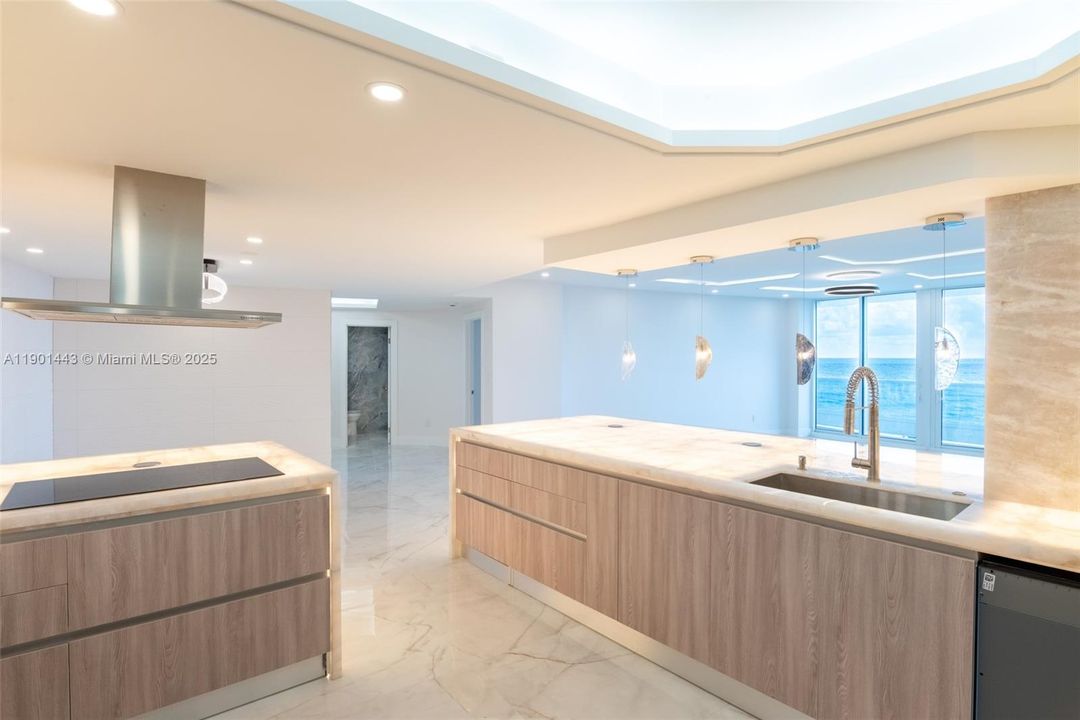 For Sale: $2,890,000 (2 beds, 2 baths, 1904 Square Feet)