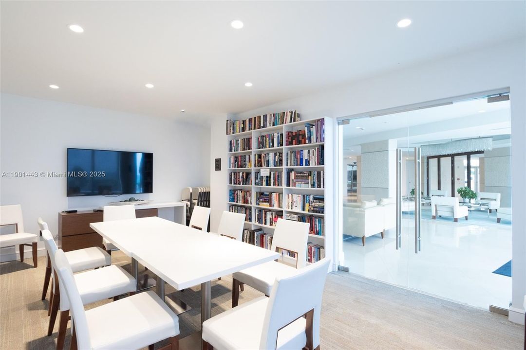 For Sale: $2,890,000 (2 beds, 2 baths, 1904 Square Feet)