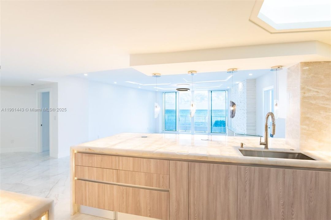 For Sale: $2,890,000 (2 beds, 2 baths, 1904 Square Feet)