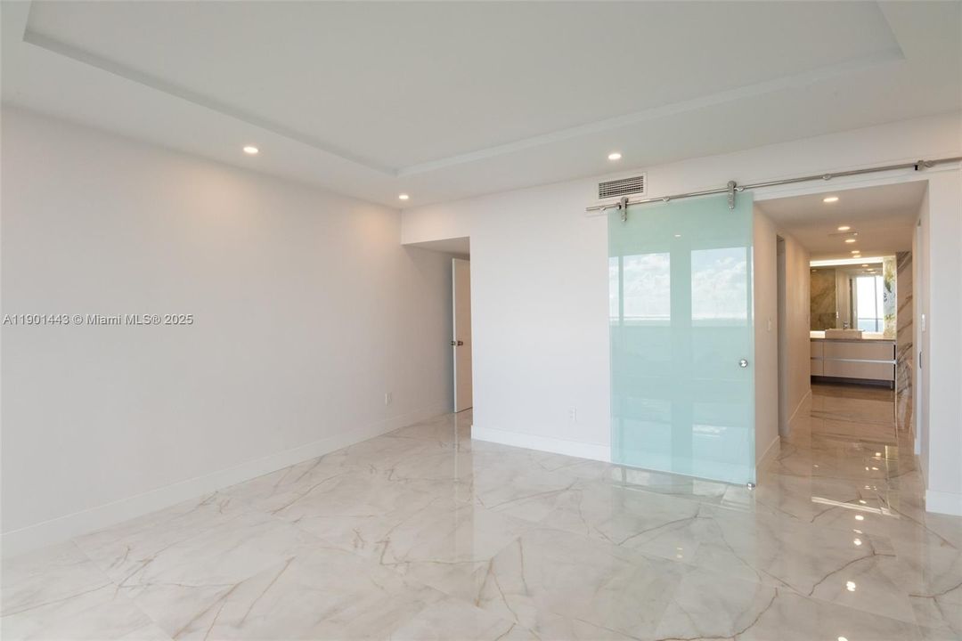 For Sale: $2,890,000 (2 beds, 2 baths, 1904 Square Feet)