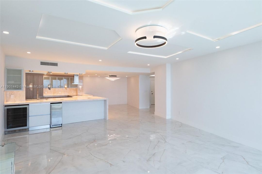 For Sale: $2,890,000 (2 beds, 2 baths, 1904 Square Feet)